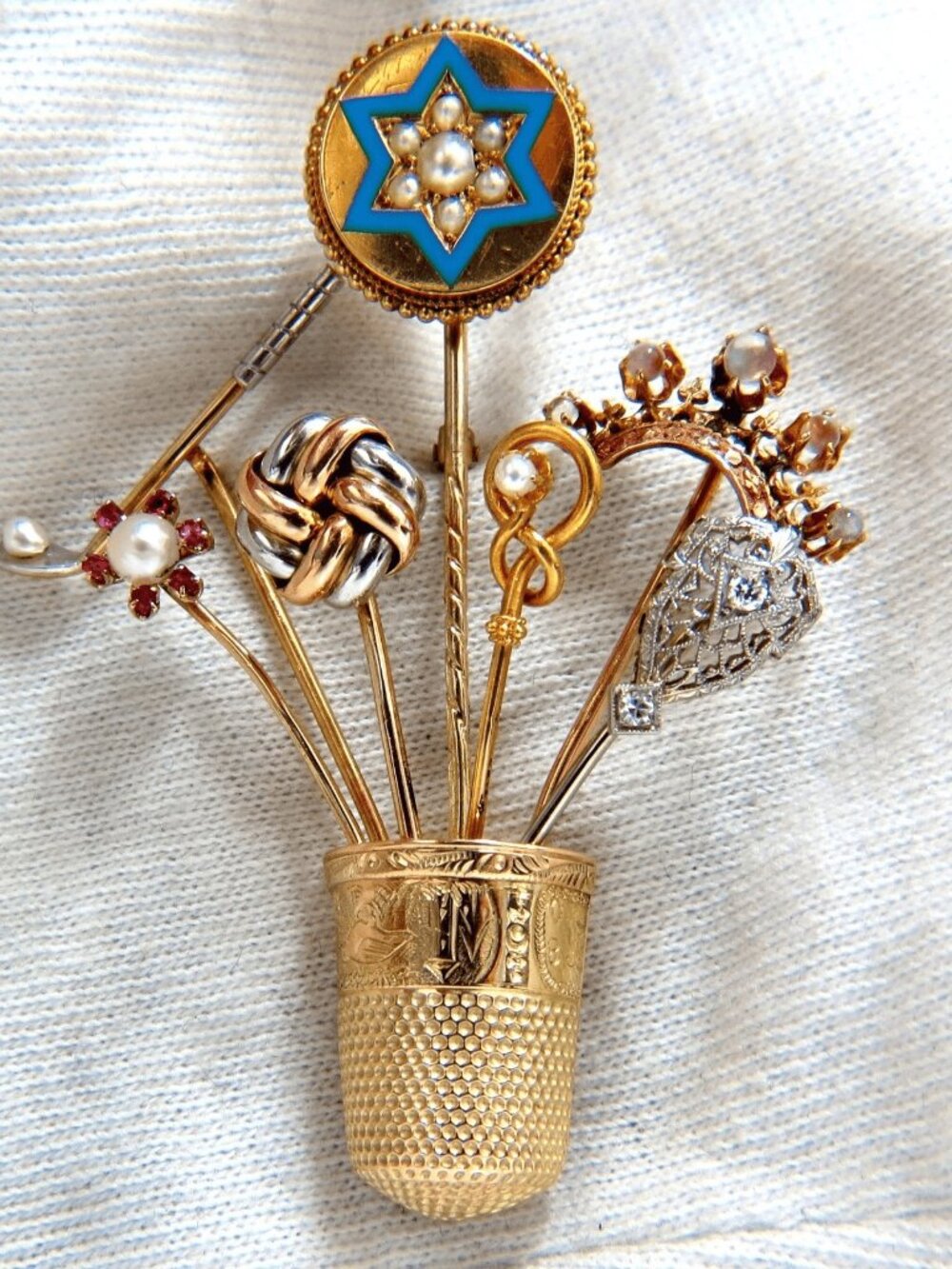 14kt Vintage Seamstress Thimble collection Pin*